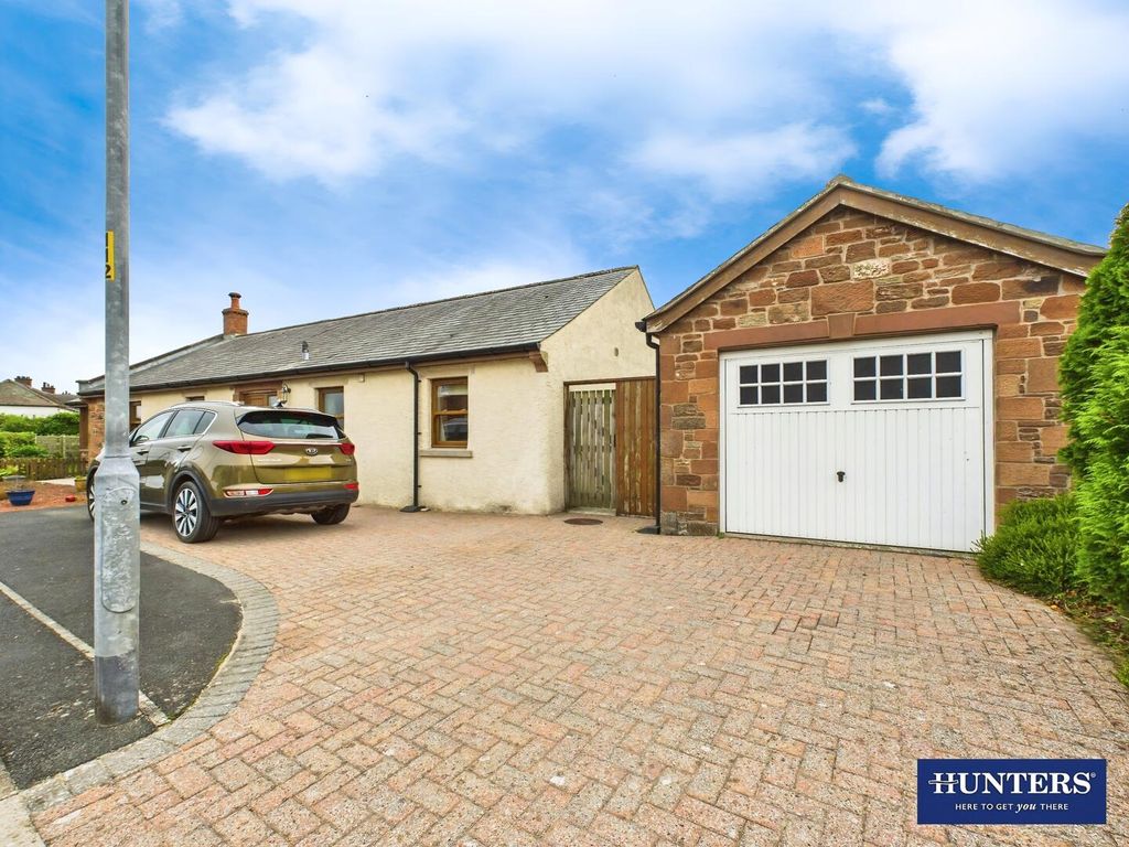 Property photo 2 of 21 Driveway