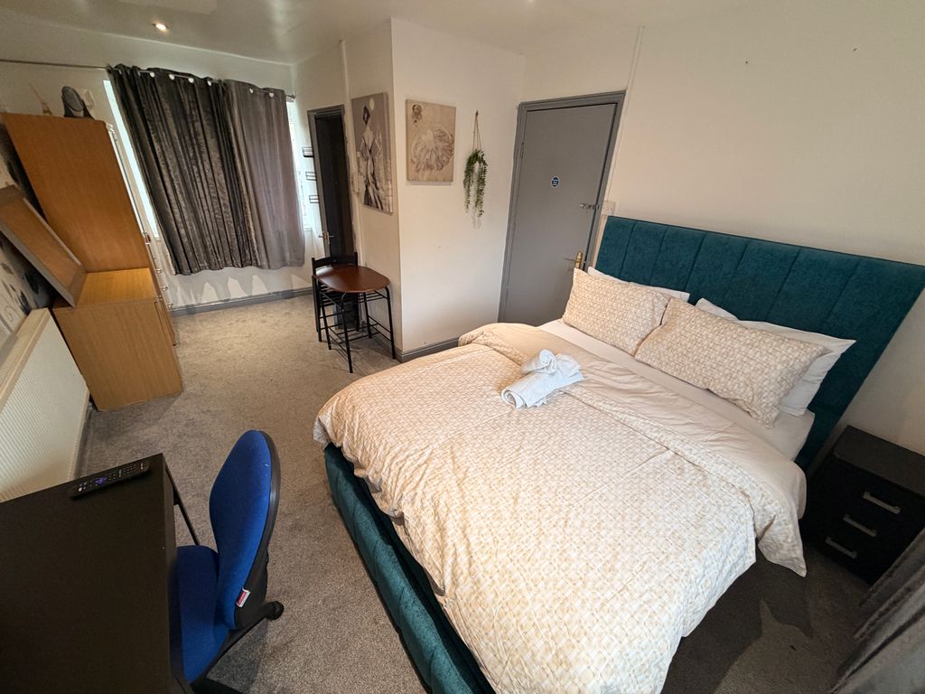 Property photo 1 of 13 Image