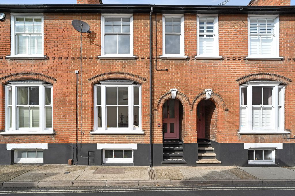 Property photo 1 of 15 28 Northgate Street