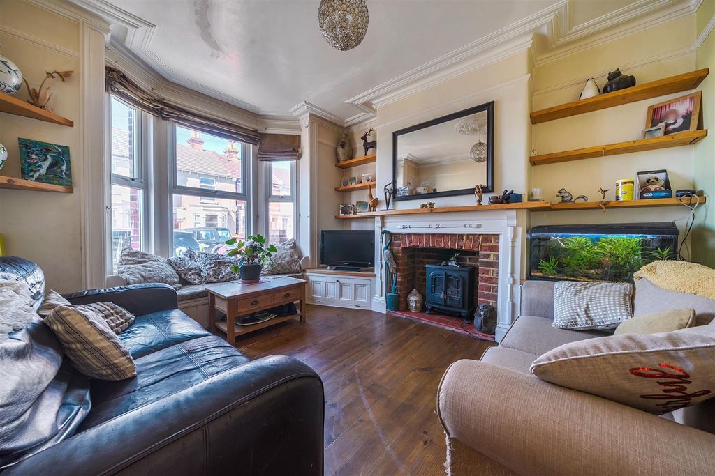 Property photo 2 of 14 Living Room