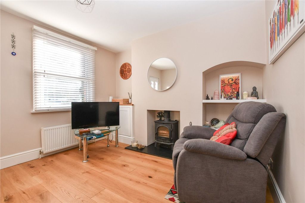 Property photo 2 of 14 Picture No. 28