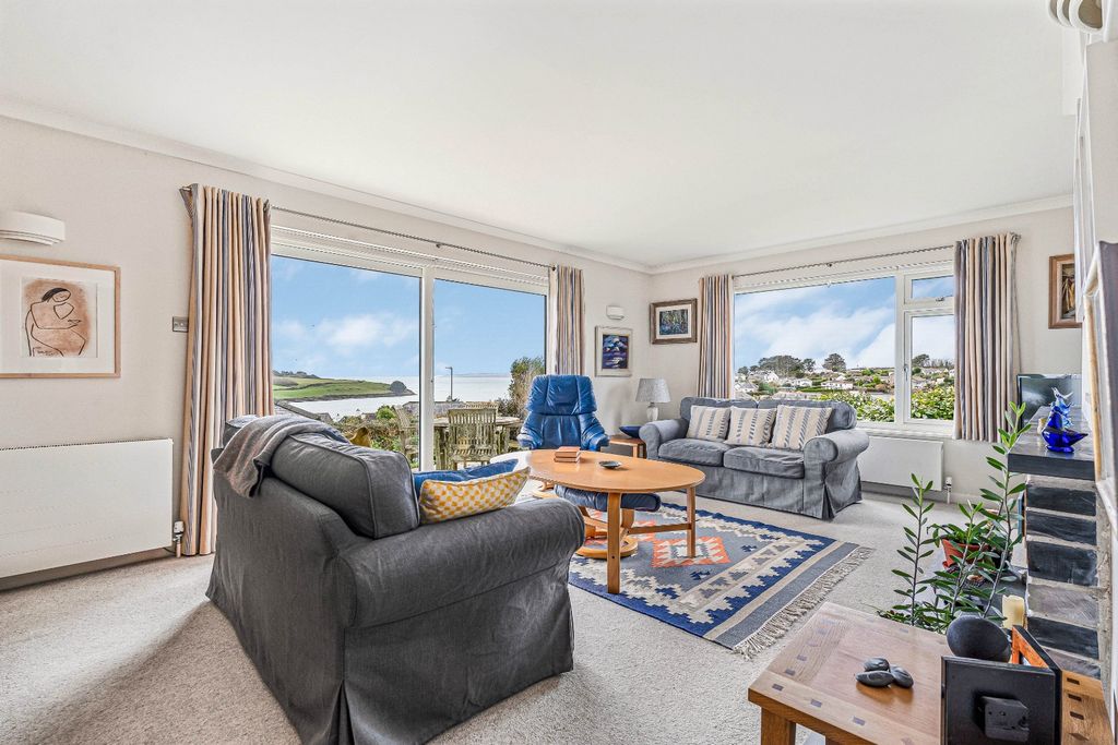 Property photo 2 of 29 4838535