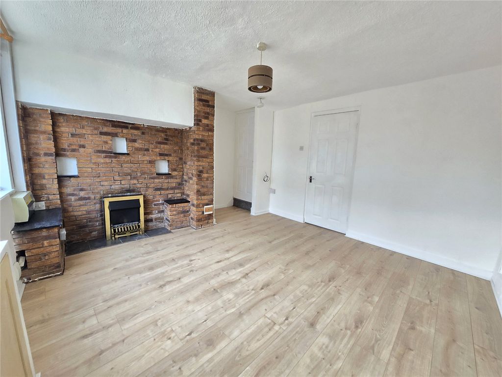 Property photo 2 of 13 Picture No. 63