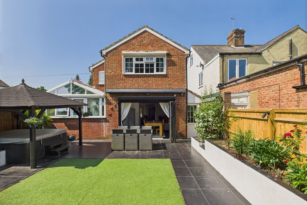 Property photo 3 of 32