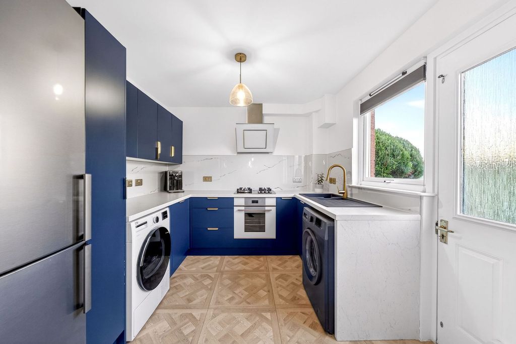 Property photo 3 of 47 Kitchen