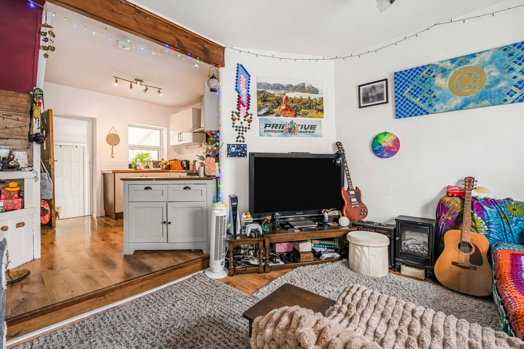 Property photo 3 of 15