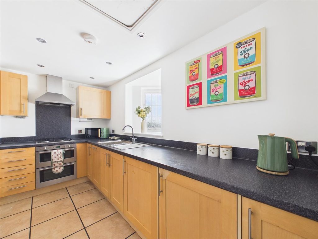 Property photo 2 of 23 Cam03604G0-Pr0268-Still001.Jpg