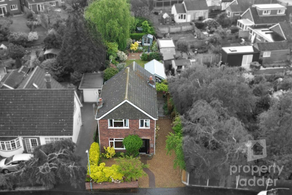 Property photo 2 of 30 Pl