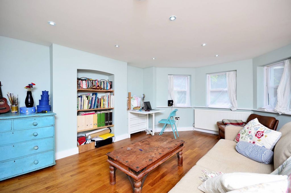 Property photo 2 of 6