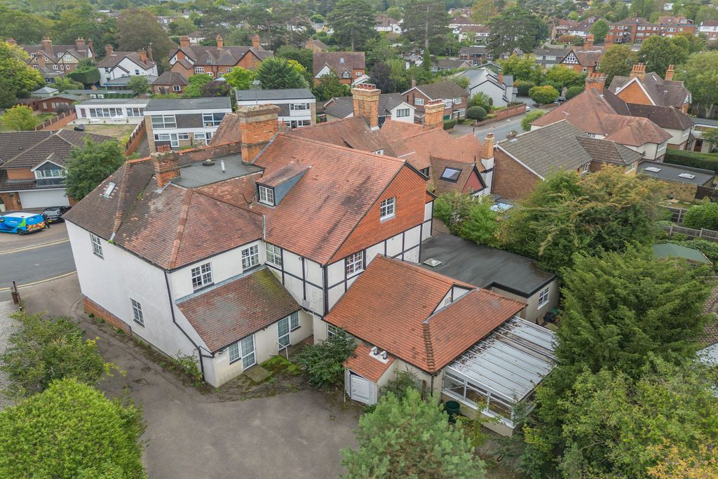 Property photo 3 of 21 11 St Catharine's Road, Broxbourne, Hertfordshire, En10 7LG