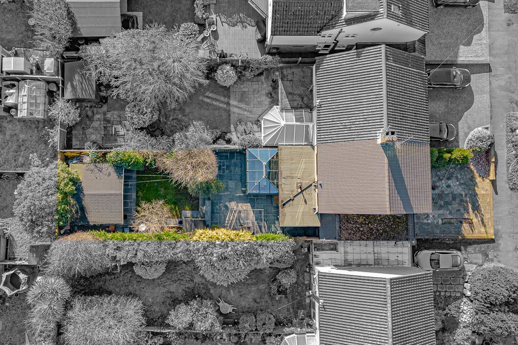 Property photo 3 of 37