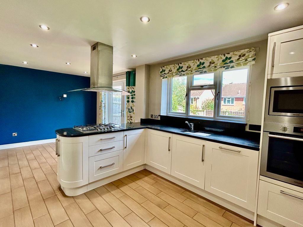 Property photo 3 of 19 Kitchen/Diner