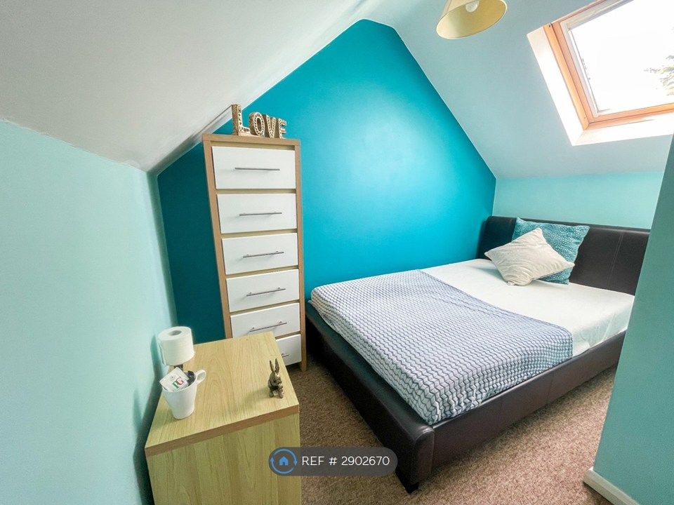 Property photo 3 of 9 Garden Facing 'penthouse' Double Room