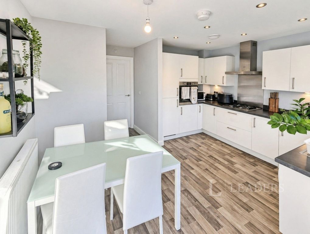 Property photo 3 of 9 Pbox-Img.Jpg