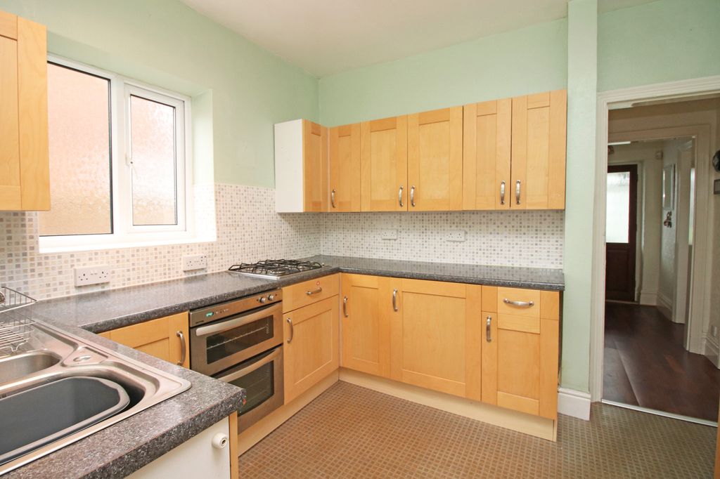 Property photo 3 of 27