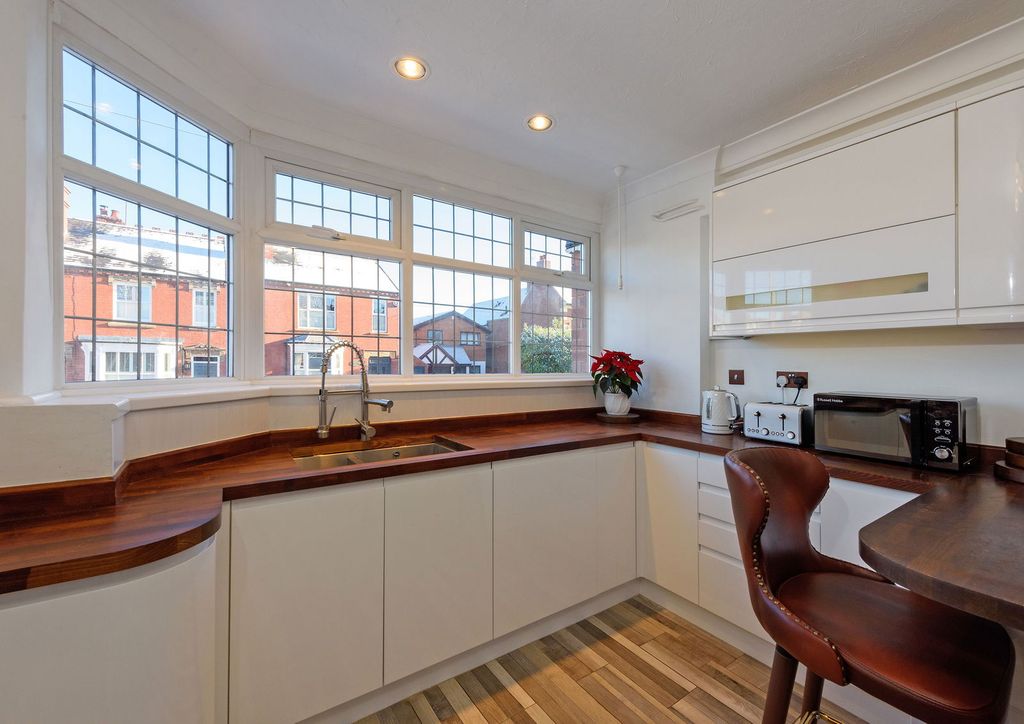 Property photo 3 of 26