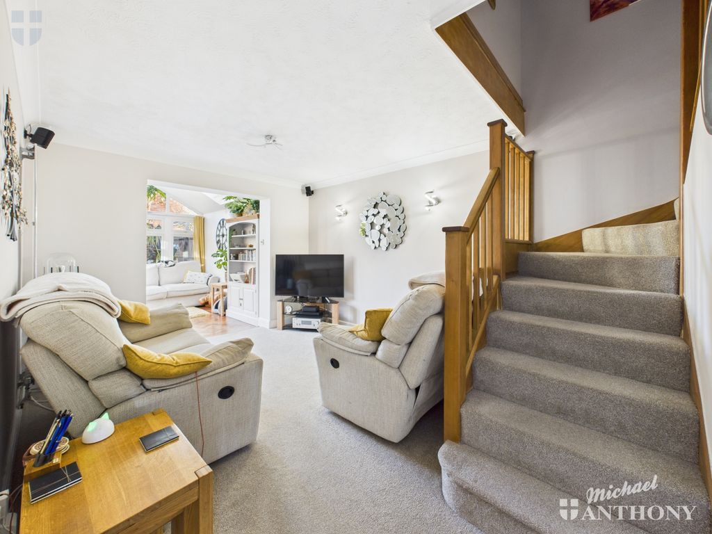 Property photo 2 of 16 Cam03852G0-Pr0518-Still008