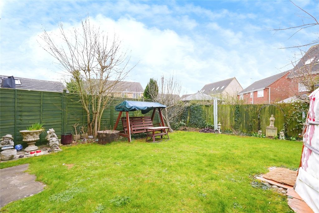 Property photo 3 of 17 Picture No. 16