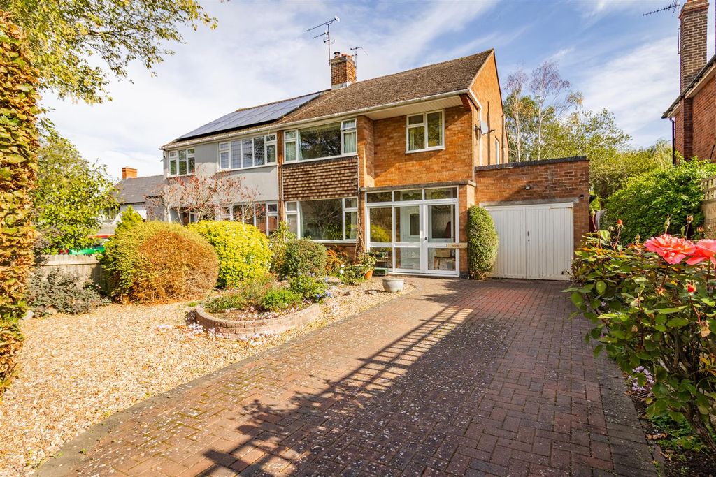 Property photo 1 of 32