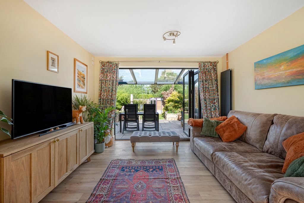 Property photo 2 of 15 Sitting Room