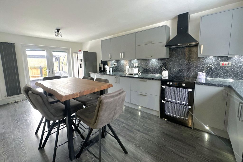 Property photo 2 of 16 Picture No. 02