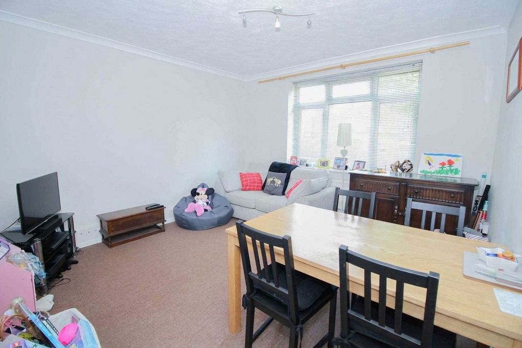 Property photo 3 of 6