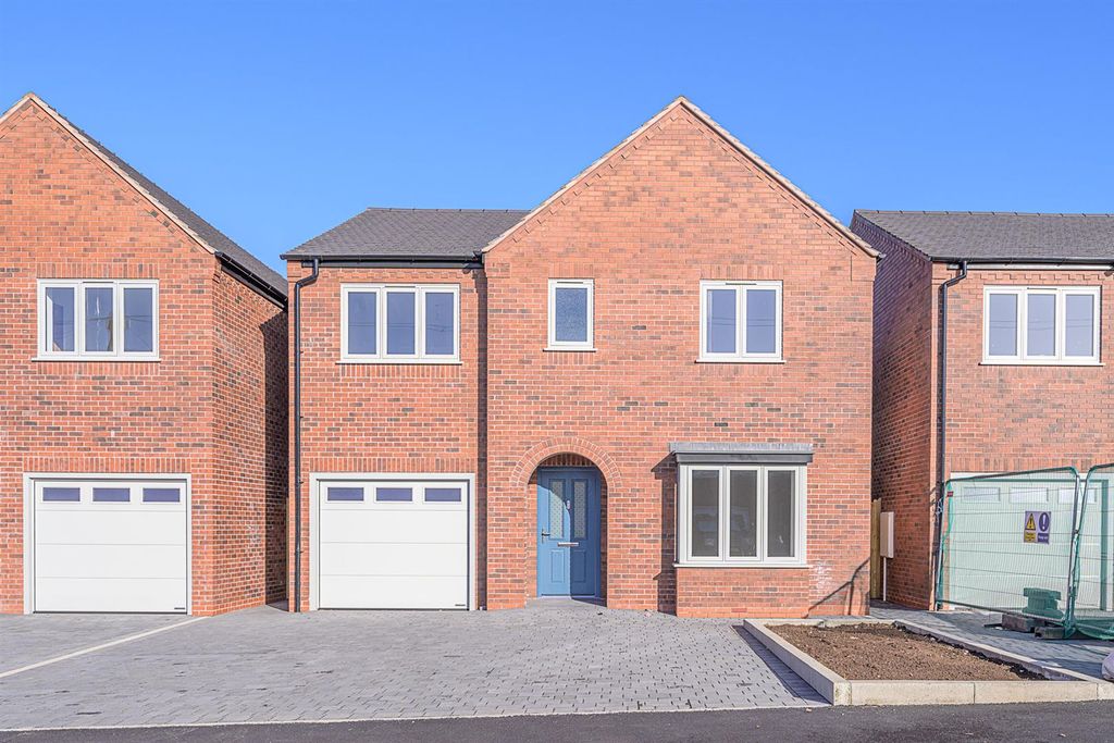 Property photo 1 of 34