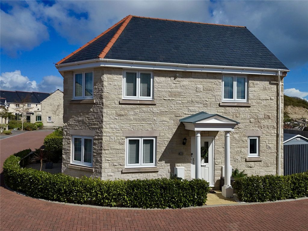 Property photo 2 of 17 Picture No. 01