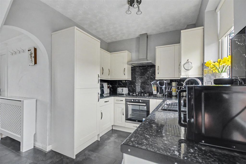 Property photo 3 of 25 Kitchen_1.Jpeg