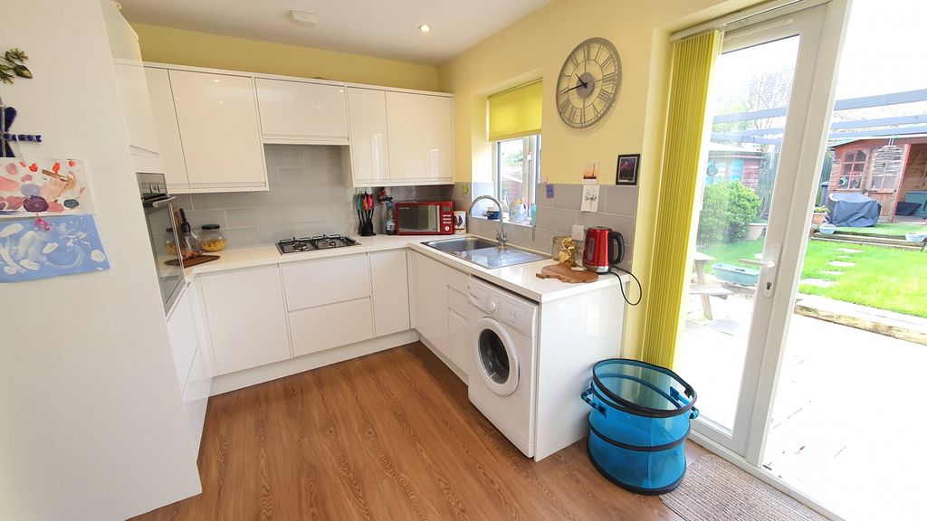 Property photo 2 of 20 Kitchen