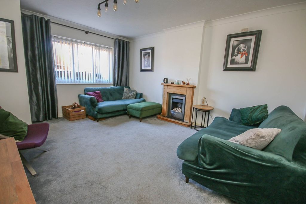 Property photo 2 of 19