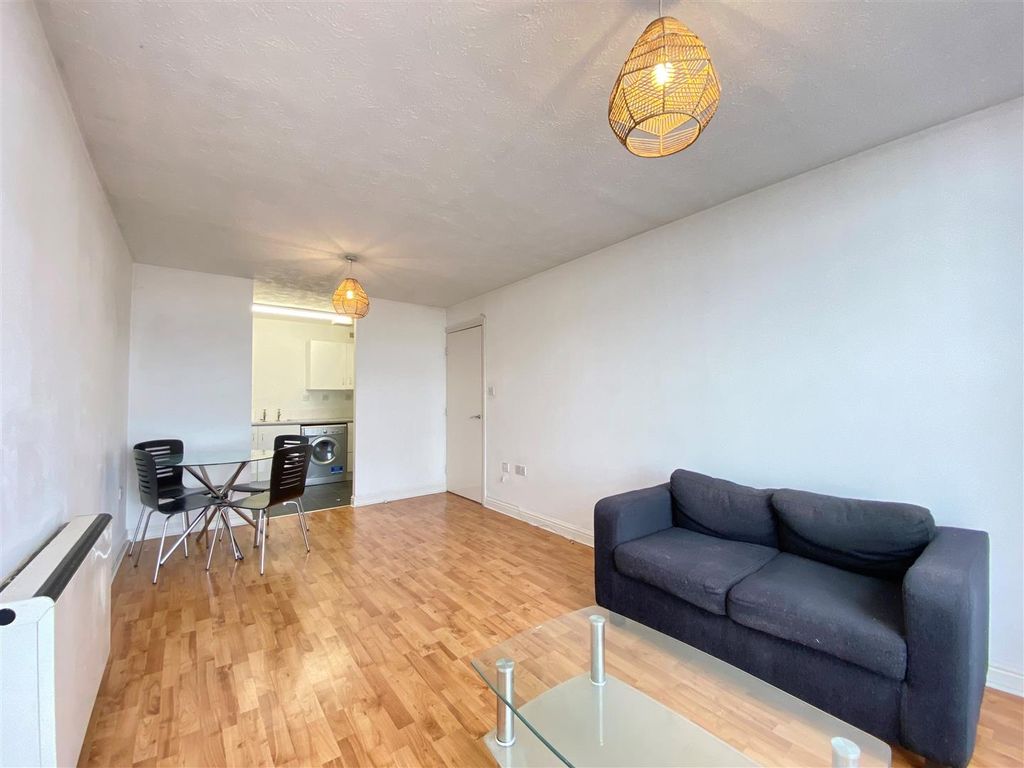 Property photo 2 of 7