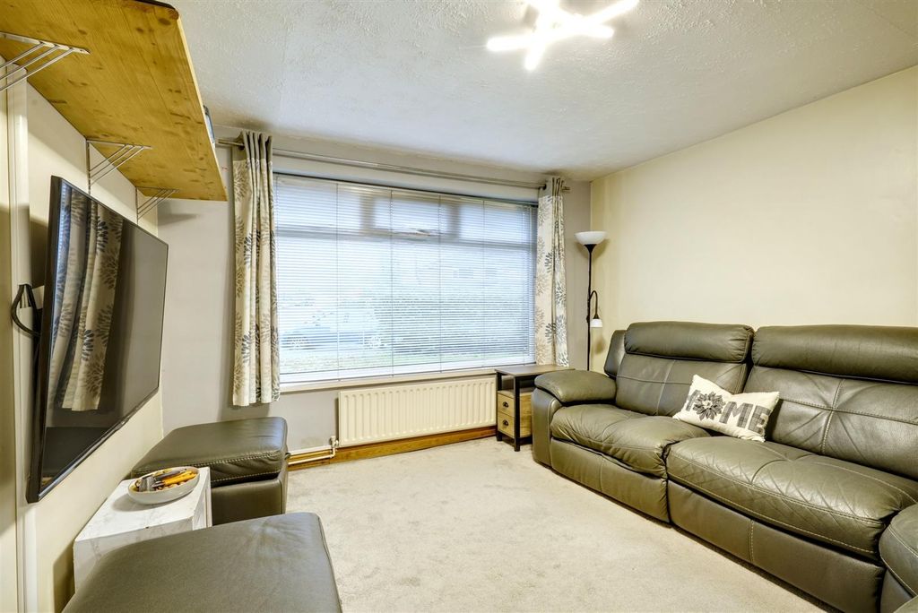 Property photo 2 of 19 Lounge 1_1.Jpeg