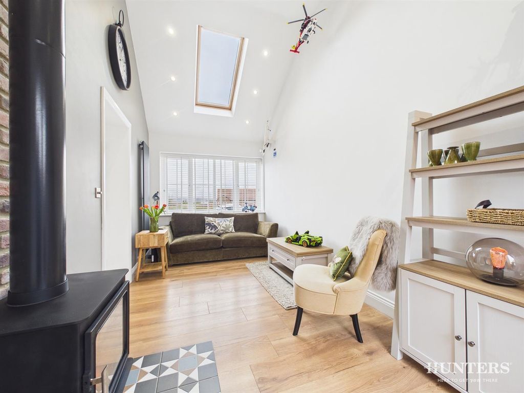 Property photo 2 of 18 Cam05287G0-Pr0173-Still005.Jpg