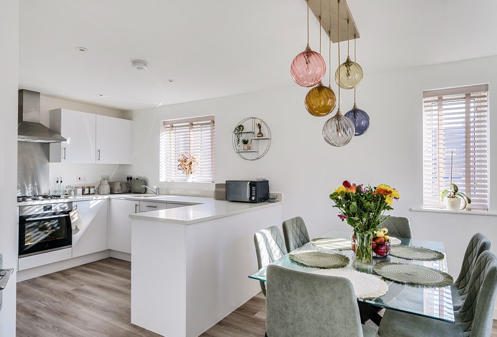 Property photo 2 of 23 1350334-13-68Be99...