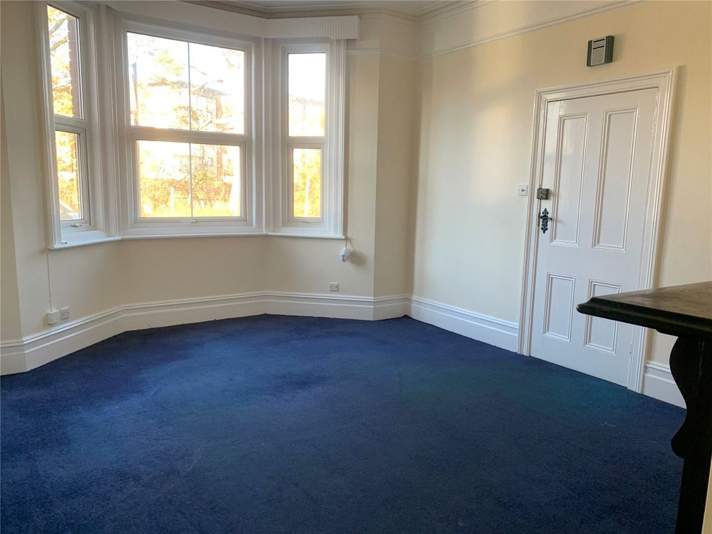 Property photo 2 of 9 Lounge