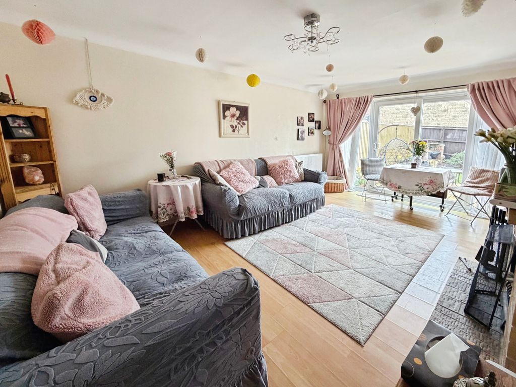 Property photo 3 of 20