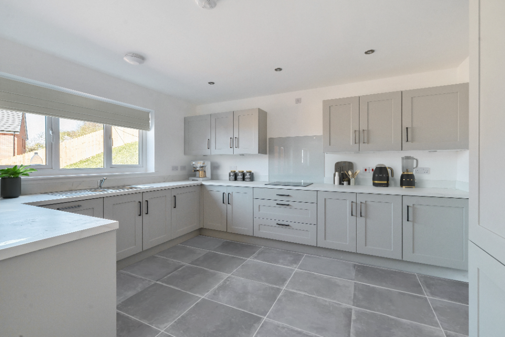 Property photo 1 of 10 Kitchen