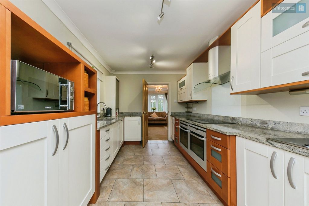 Property photo 3 of 24 Picture No. 04
