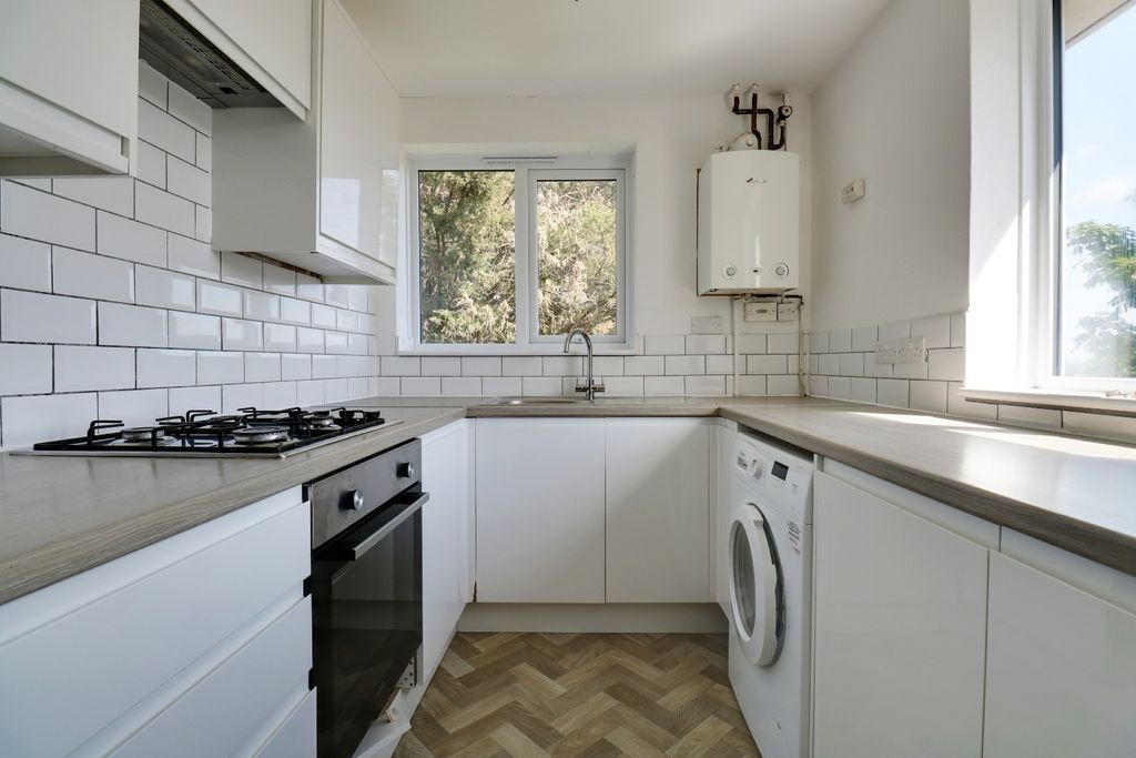 Property photo 2 of 19 5040071