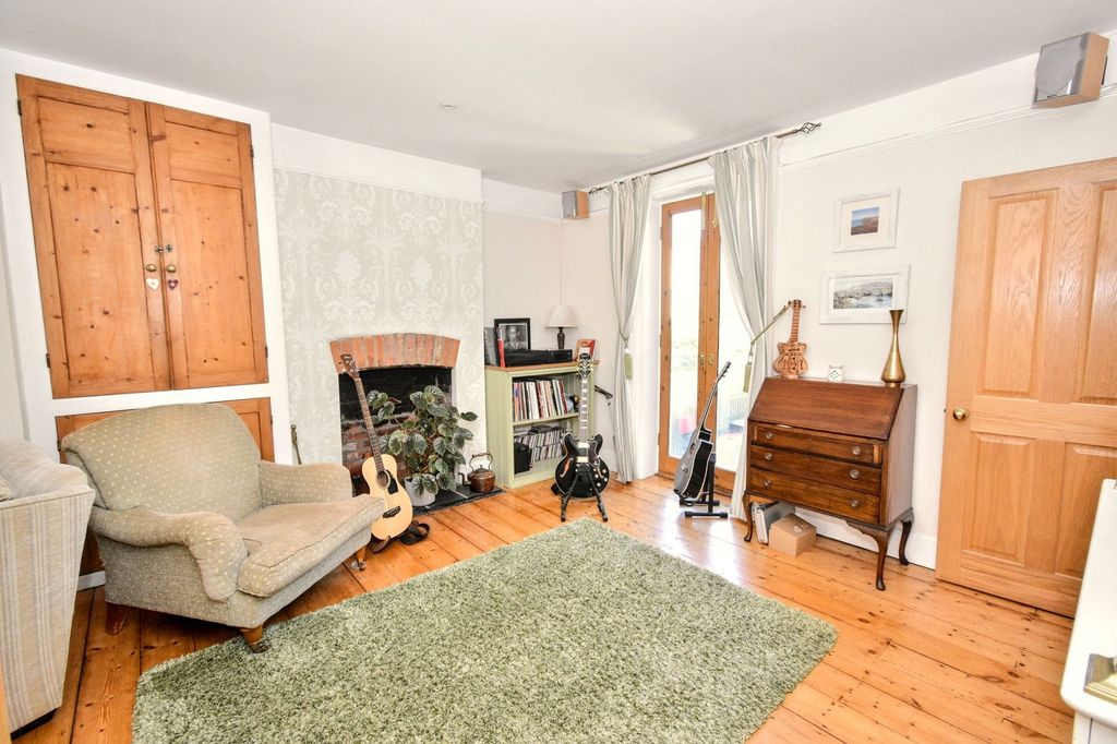 Property photo 2 of 22