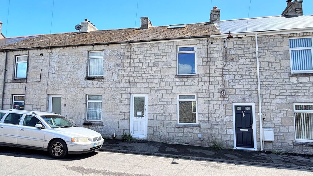 Property photo 1 of 18 Front 2