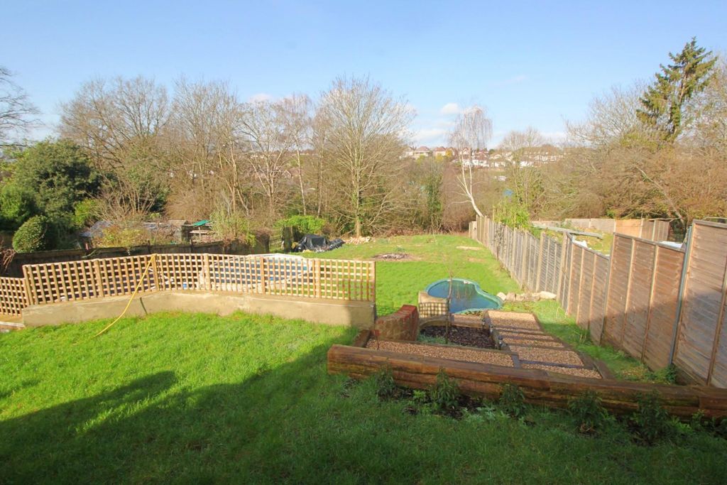 Property photo 2 of 18 Garden.Jpg