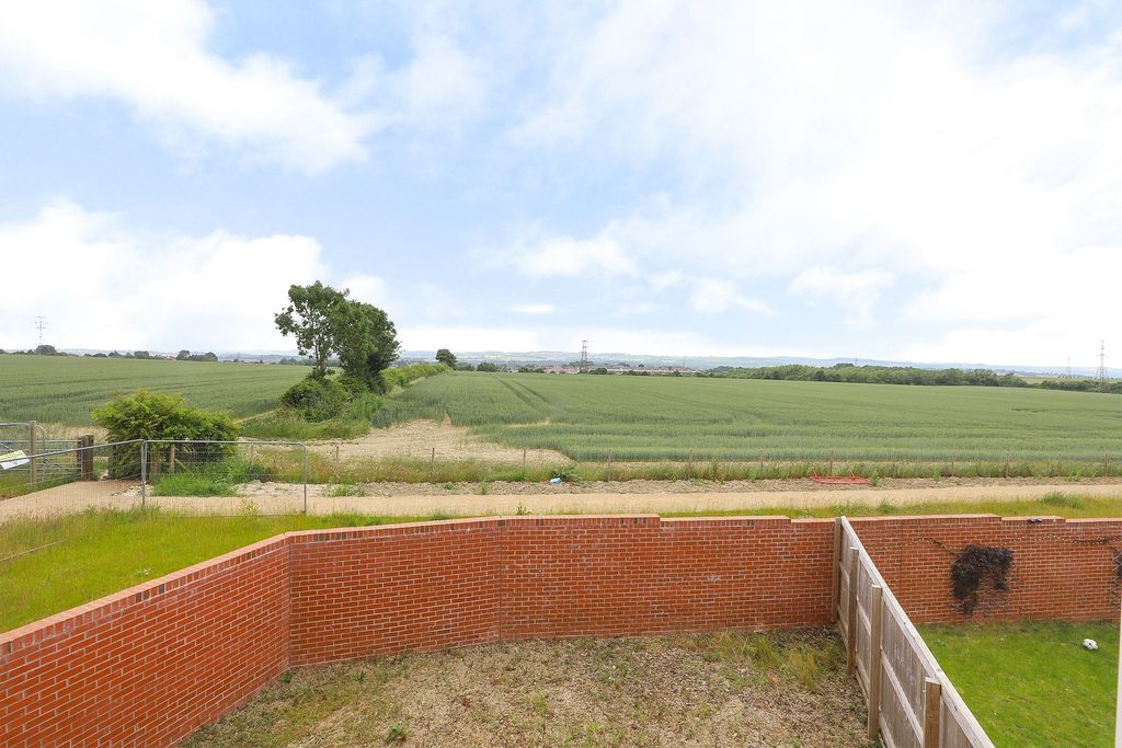 Property photo 3 of 23