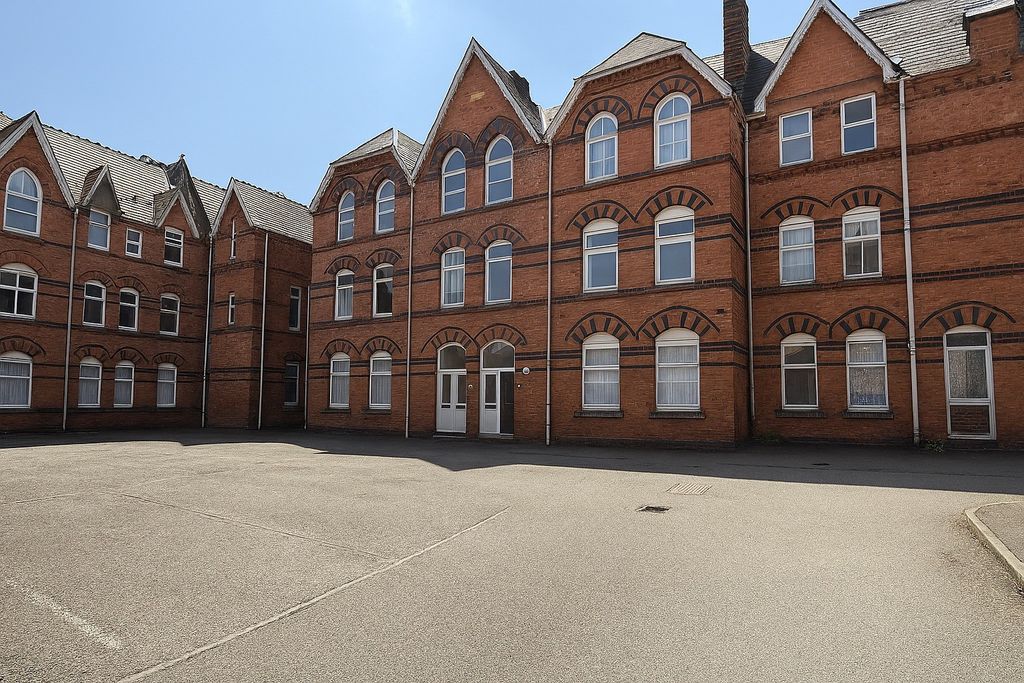 Property photo 1 of 12