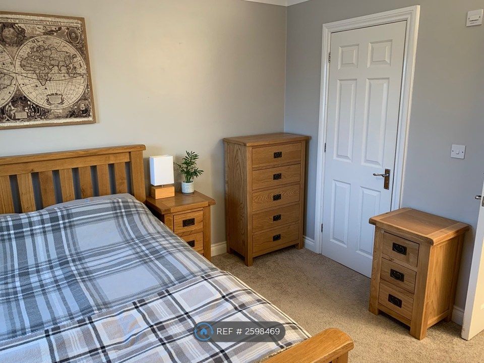 Property photo 2 of 13 Bedroom 1