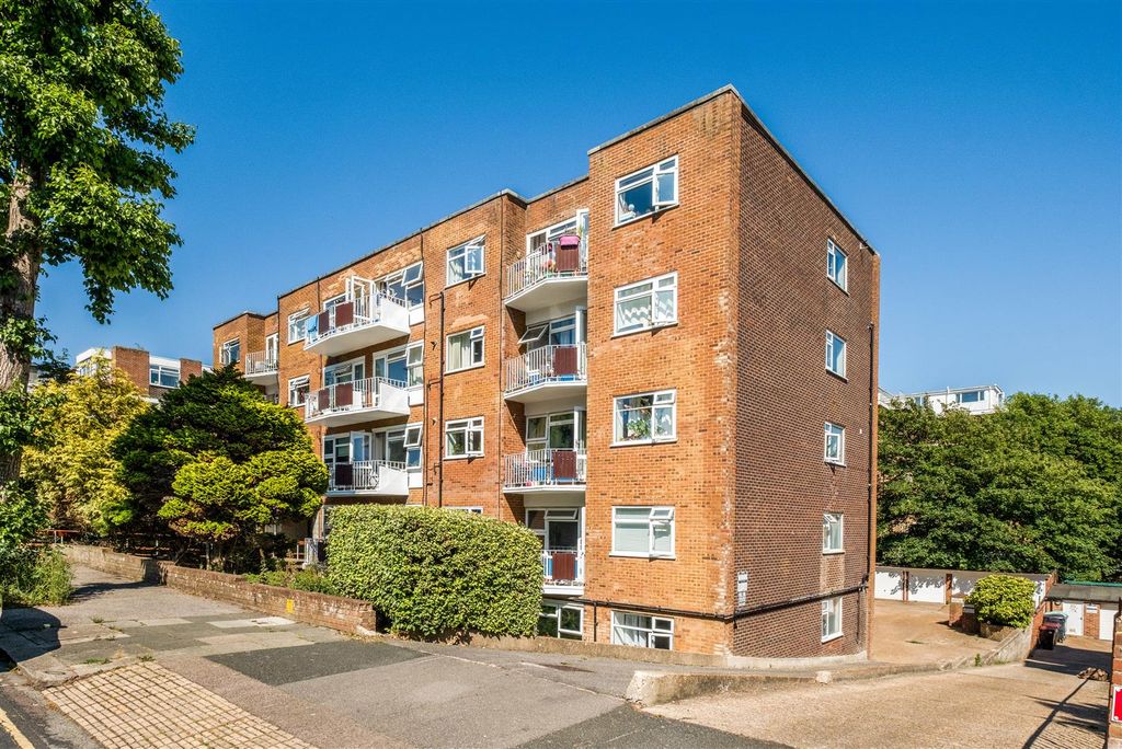 Property photo 1 of 23 Flat 1, Palmeira House -15.Jpg