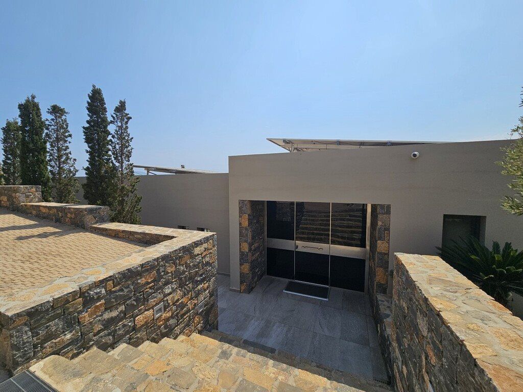Property photo 3 of 24