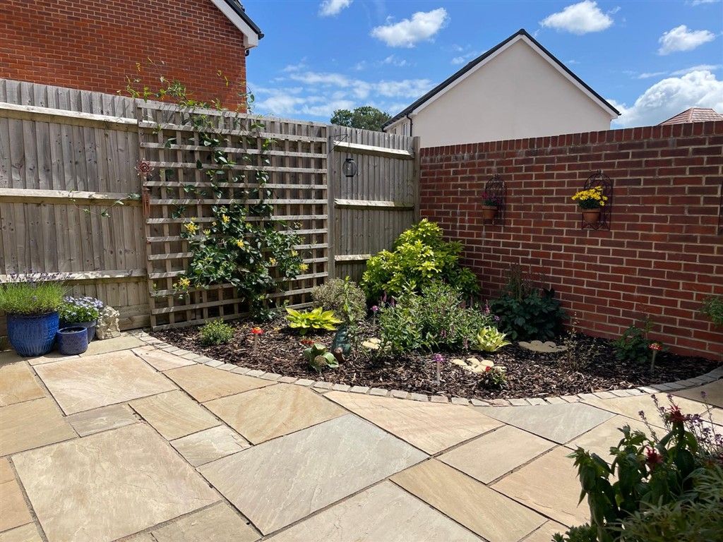 Property photo 2 of 13 Garden