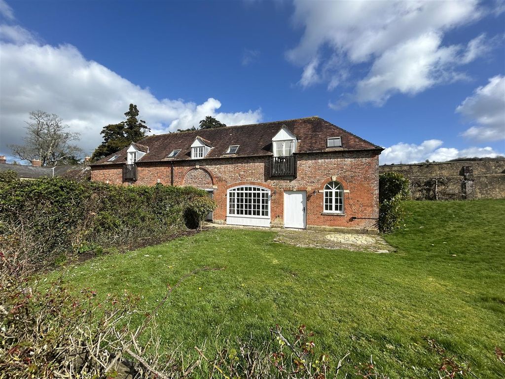 Property photo 1 of 13 Front